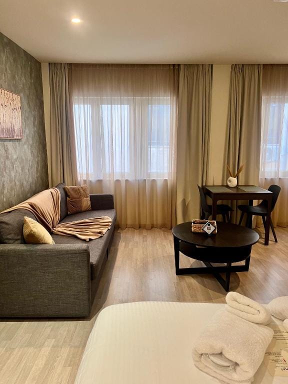 Athenian Retreat Penthouses — 1