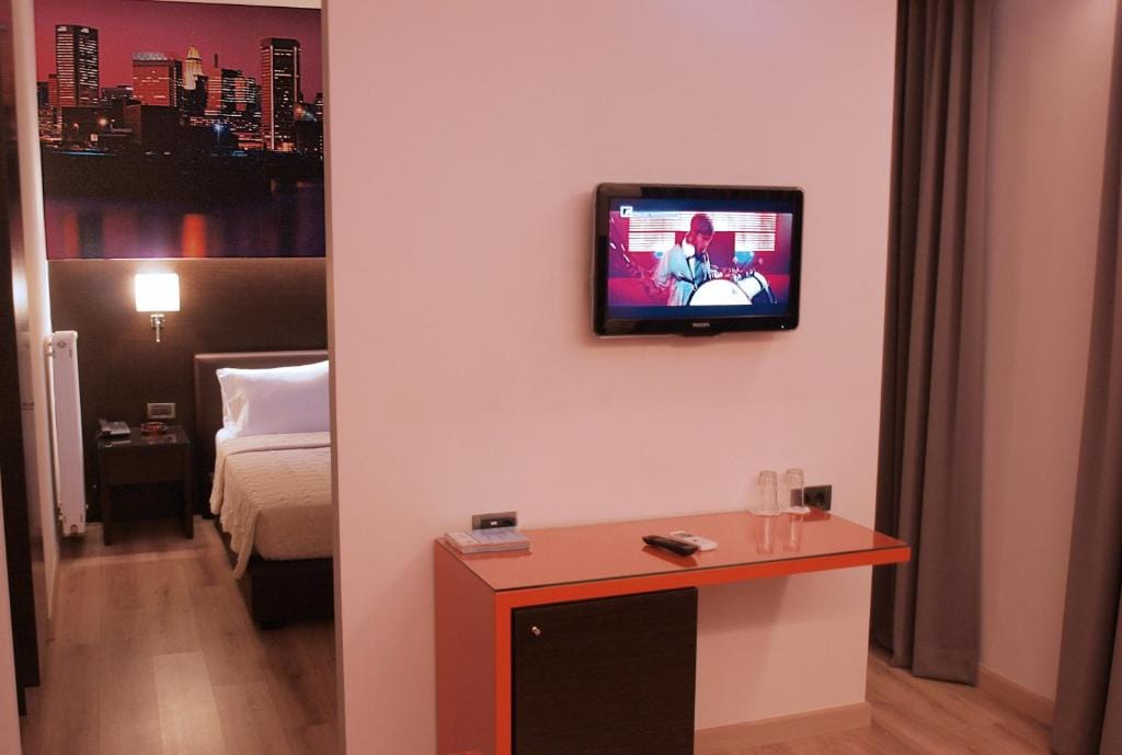 Athens City Hotel — 3