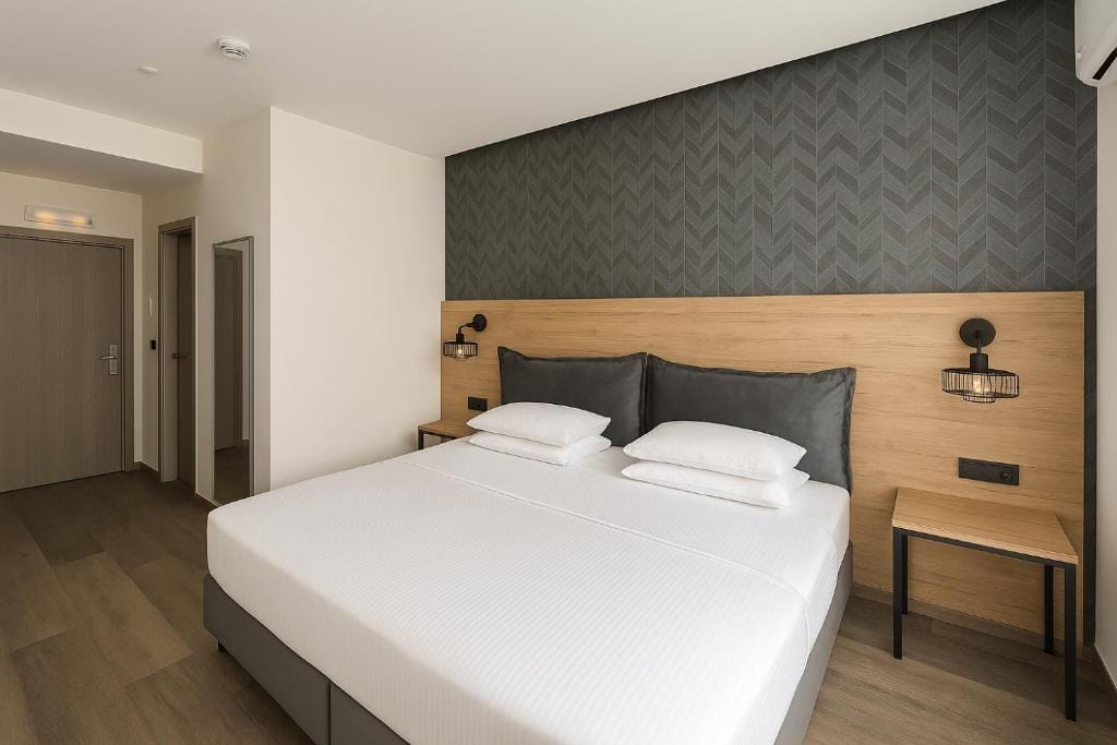 Athens coast hotel — 4