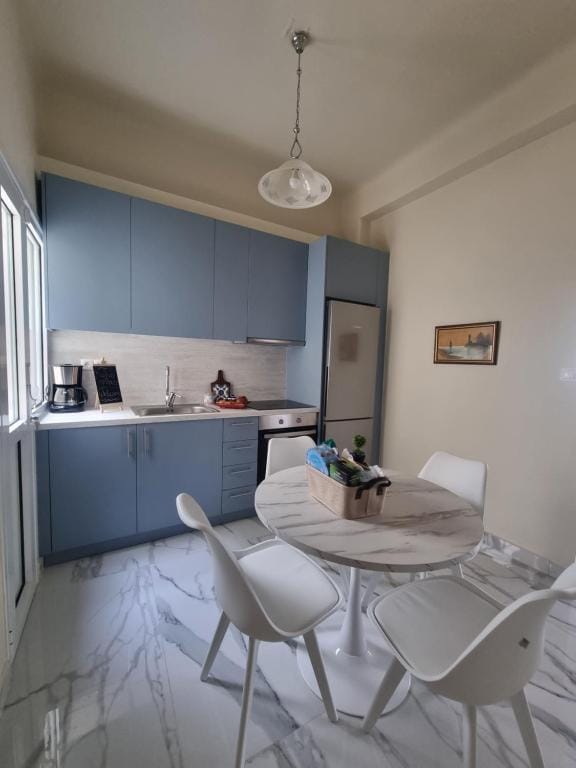 BMV APARTMENTS — 4