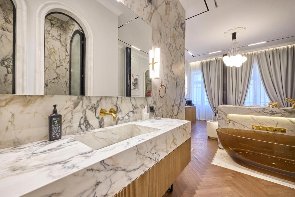 Ermou 99 Intelligent Private Suites — 3