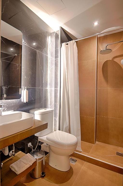 FALIREON HOTEL — 2