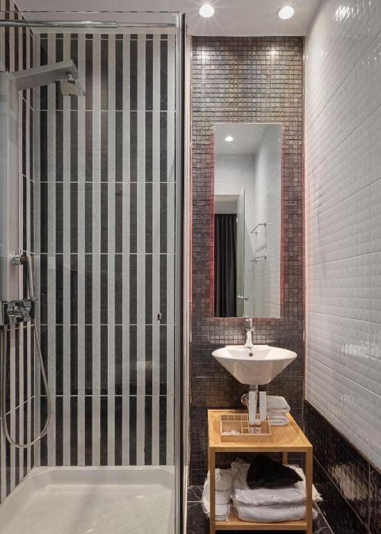 Mirada Hotel — 2