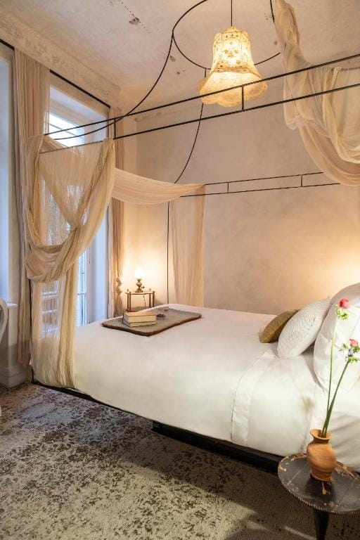 Shila Athens — 2
