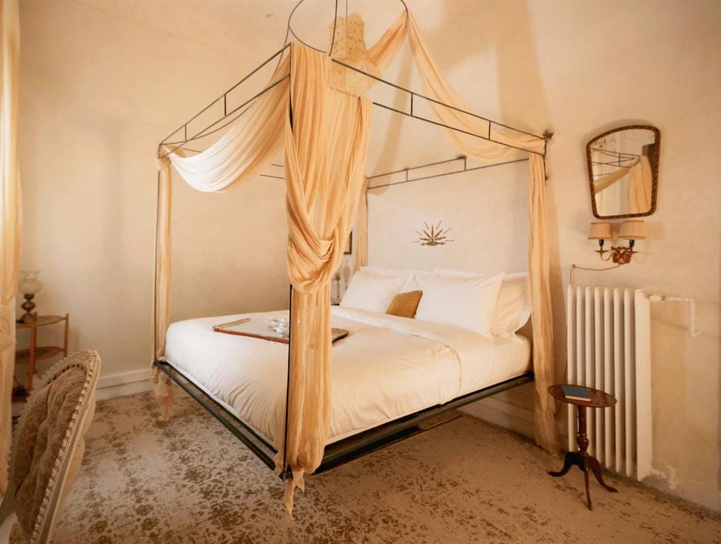 Shila Athens — 5
