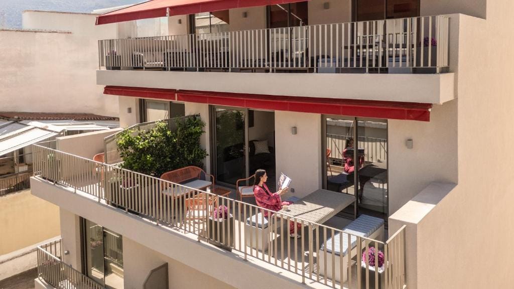 THE NIXON Luxury Suites and Apartment Hotel — 2