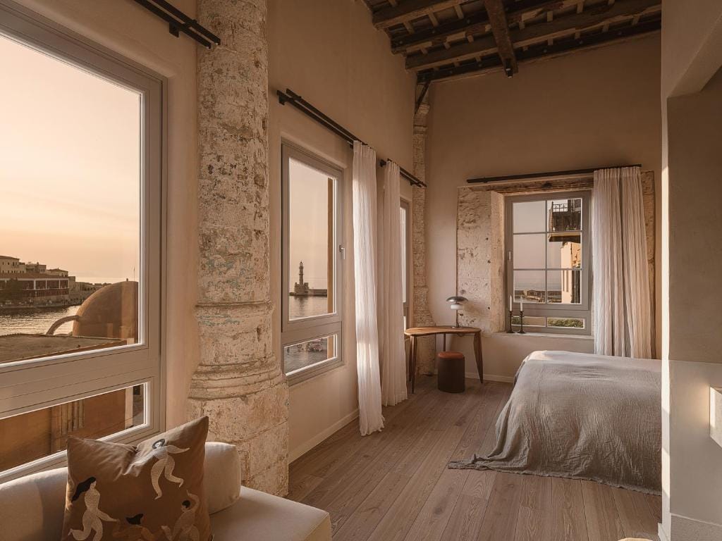 Aisha Hotel — 1