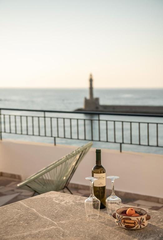 Amphitrite Hotel — 4