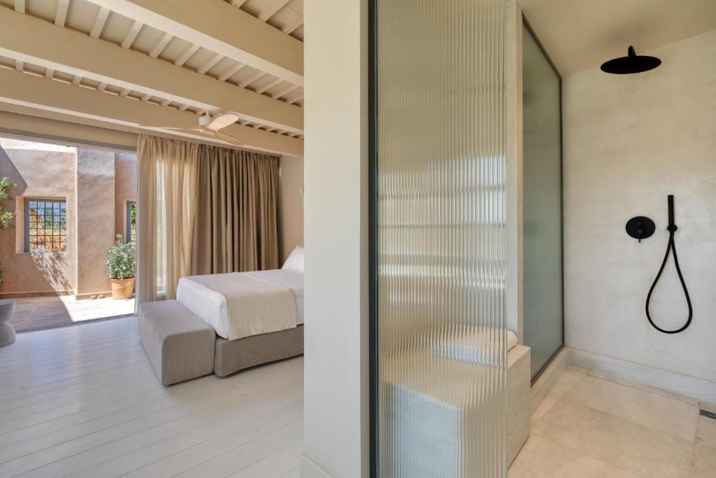 AZADE Chania — 2