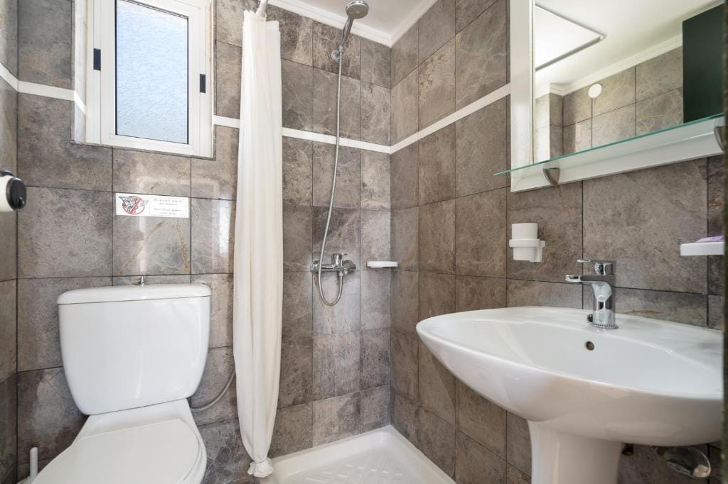 Eolos Apartments — 3
