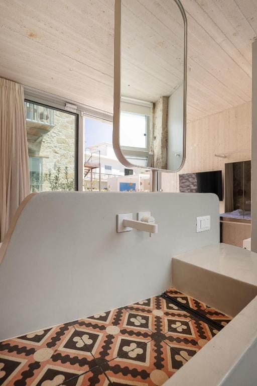 Hub Hospitality — 3