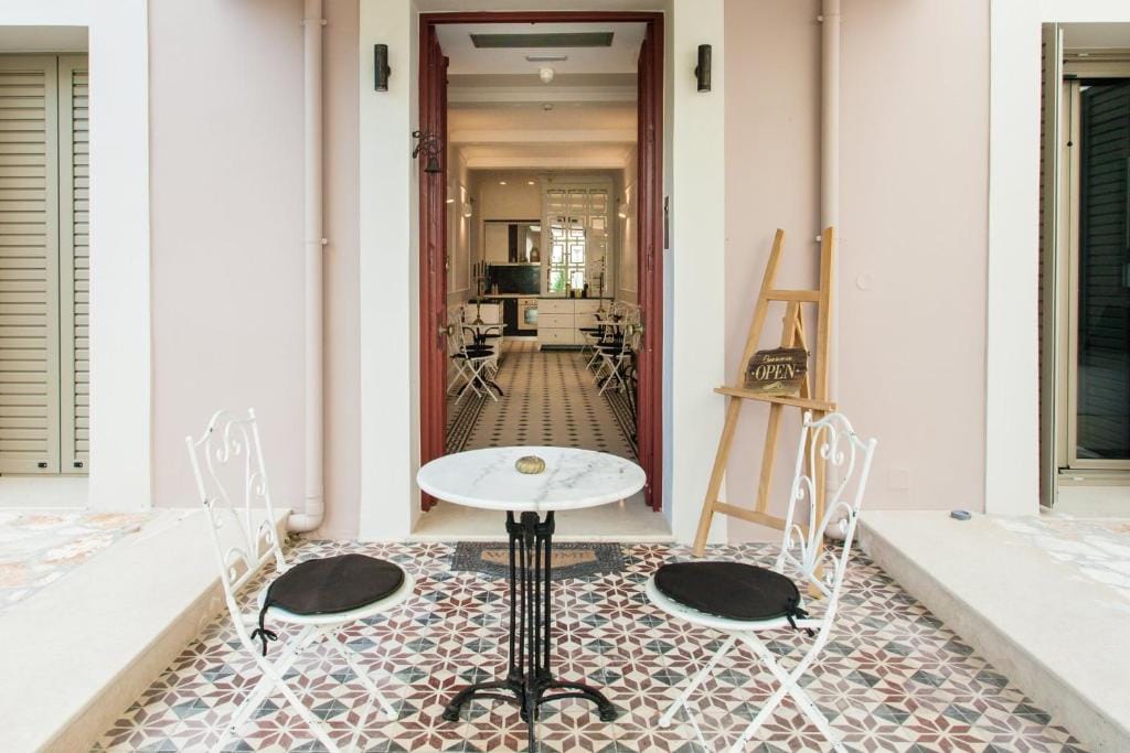 La Canea Canvas 1 — 4