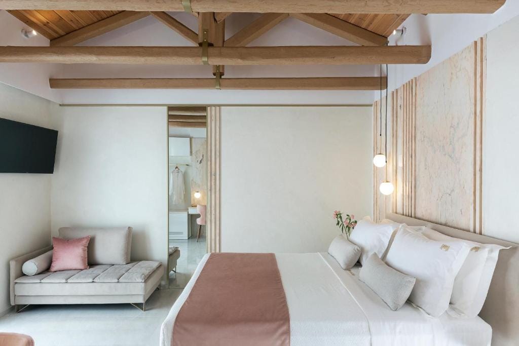 Mirabile Luxury Suites — 2