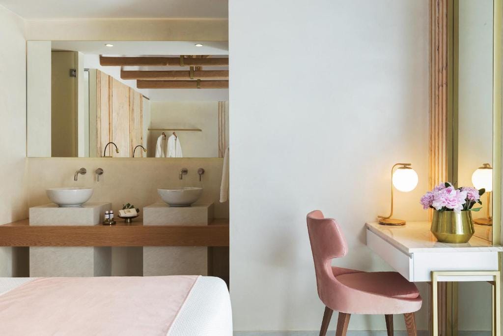 Mirabile Luxury Suites — 3