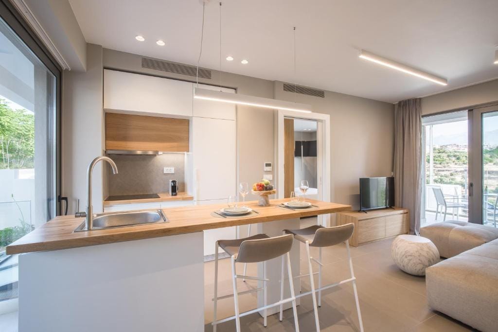Noemie Luxury Suites — 4