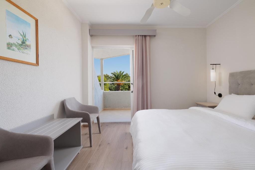 Livadi Nafsika Hotel — 2