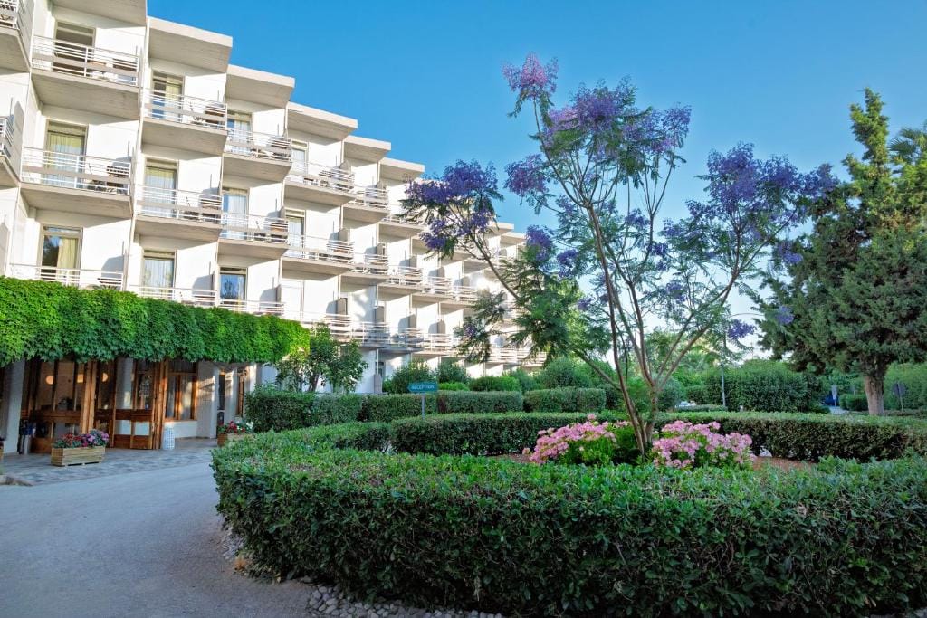 The Grove Seaside Hotel — 5