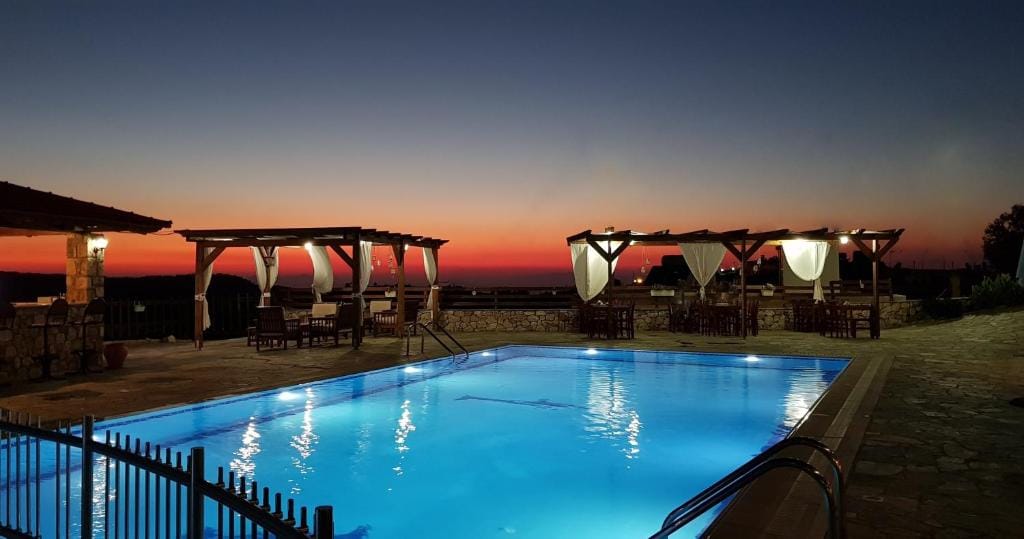 Ataviros Hotel — 1