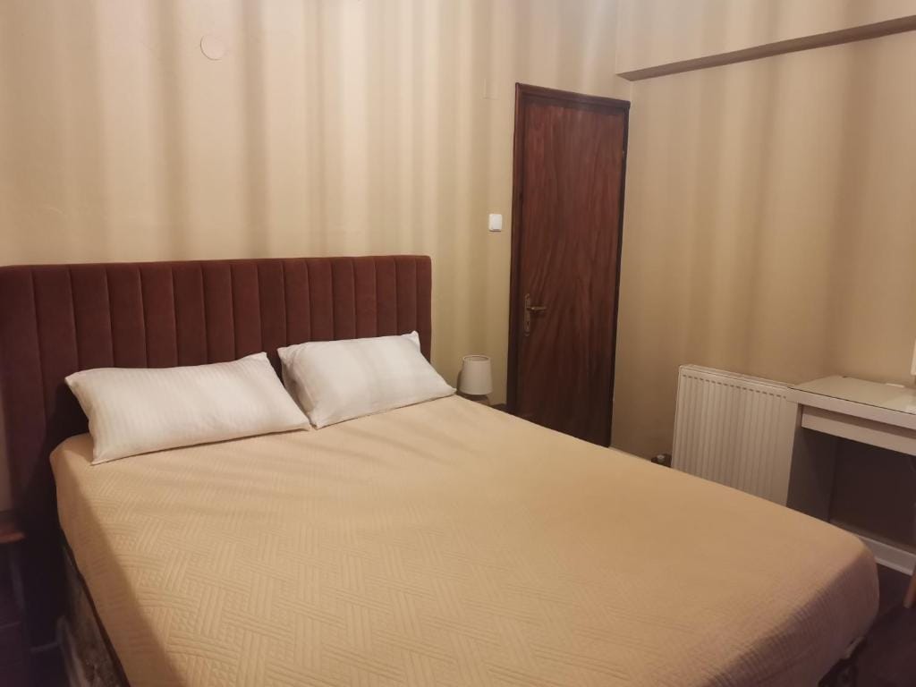 Ataviros Hotel — 4