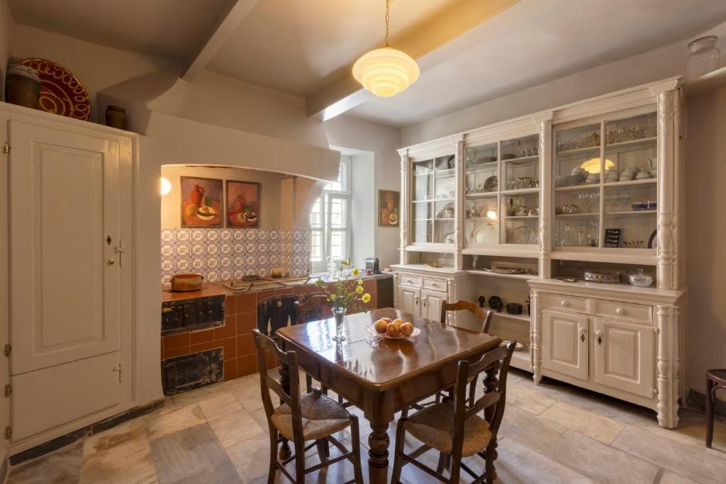 6 Roosevelt Str — 4