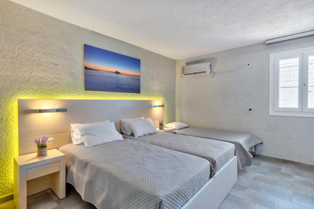 Halaris Rooms — 2