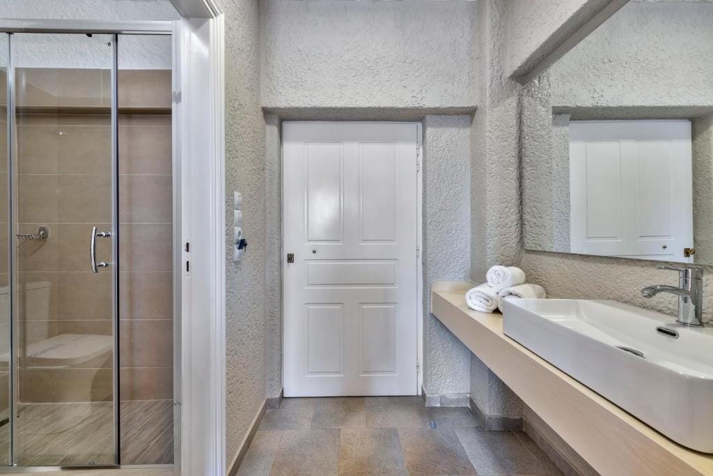 Halaris Rooms — 3