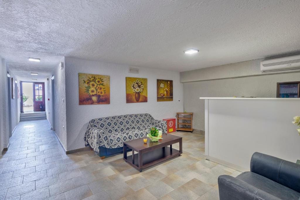 Halaris Rooms — 5