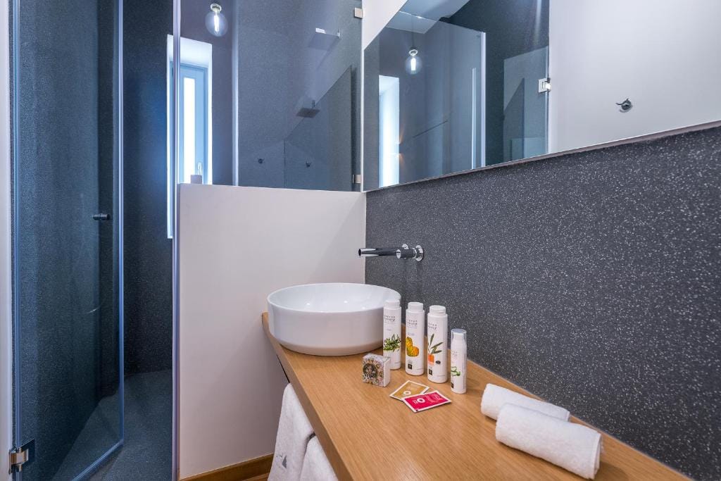 Shapes Luxury Suites — 2