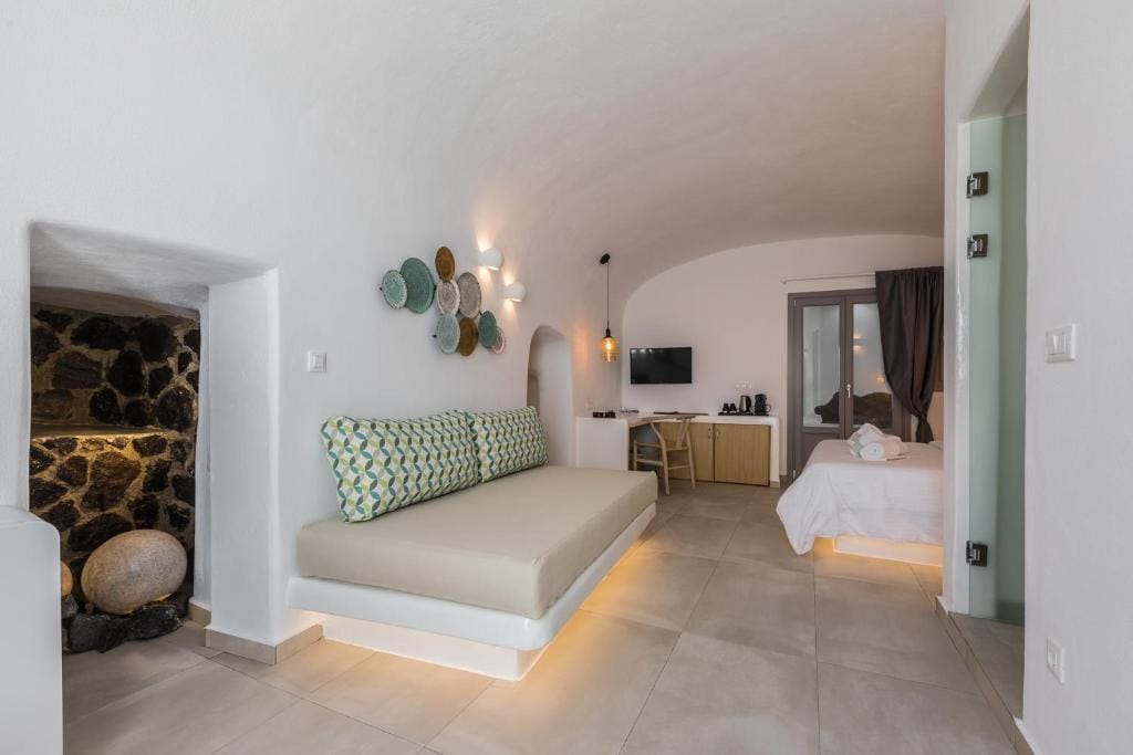 Eternity Suites Santorini — 2