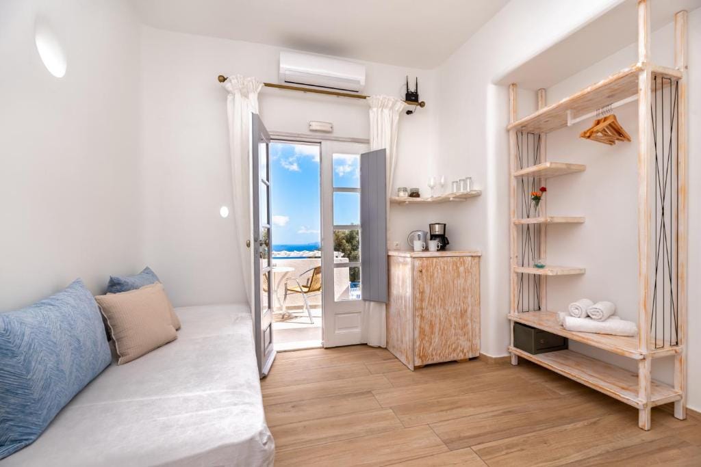 Hotel Thira — 3