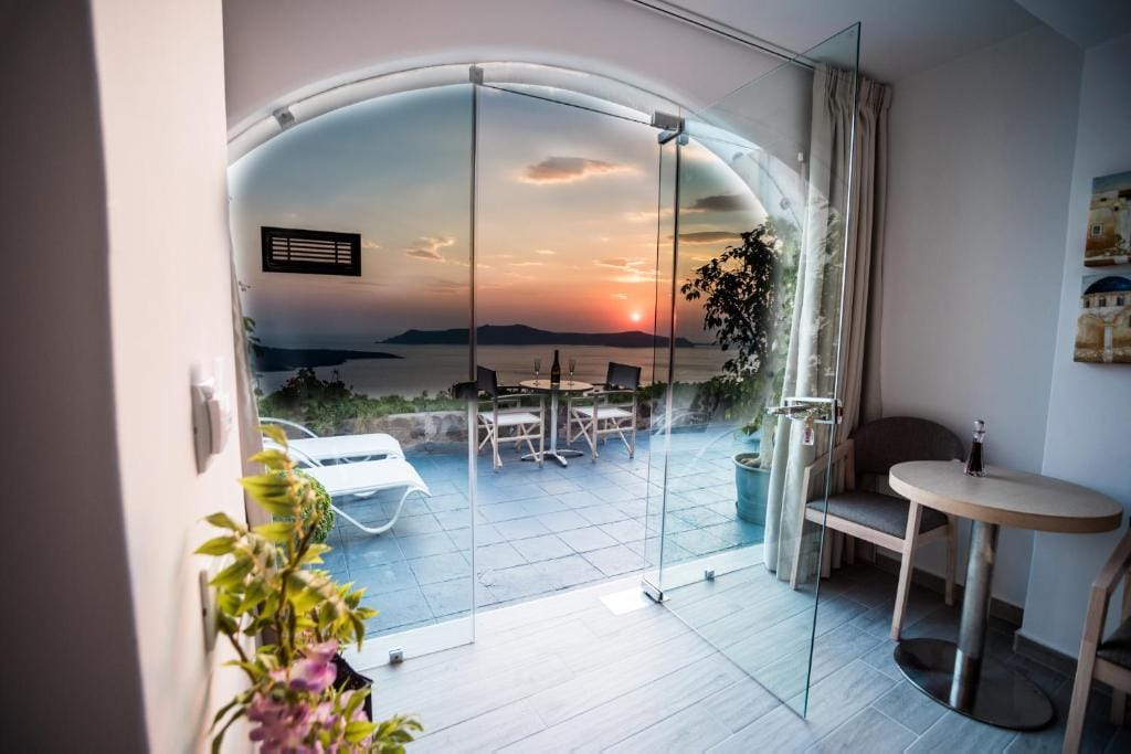 Kratiras View Luxury Suites — 4