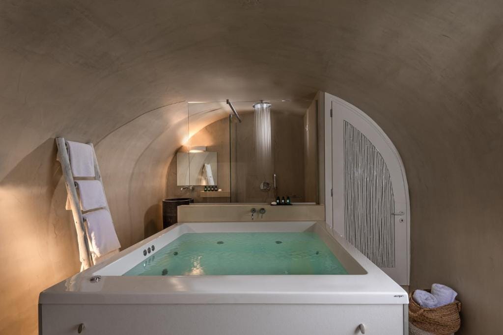 Mythical Blue Luxury Suites — 3