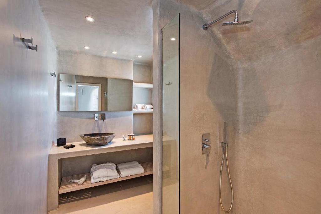 Porto Fira Suites — 2