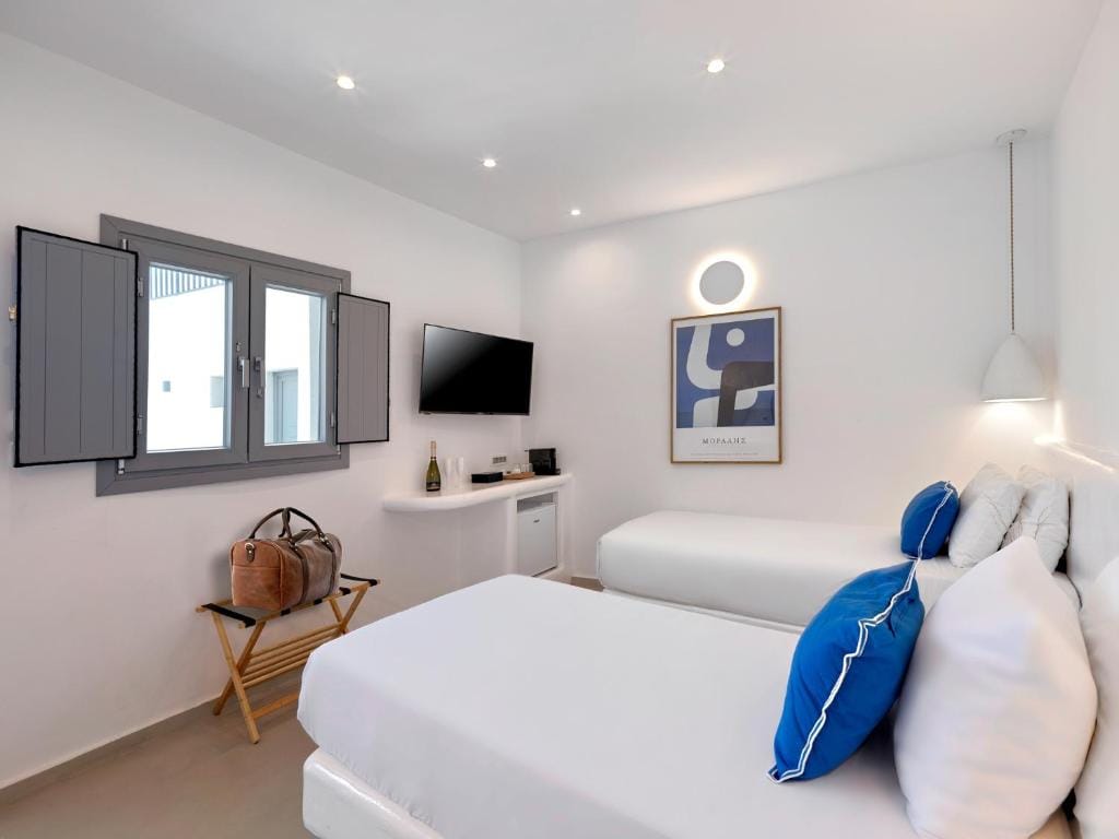 Tatakis Design Hotel, Fira — 3