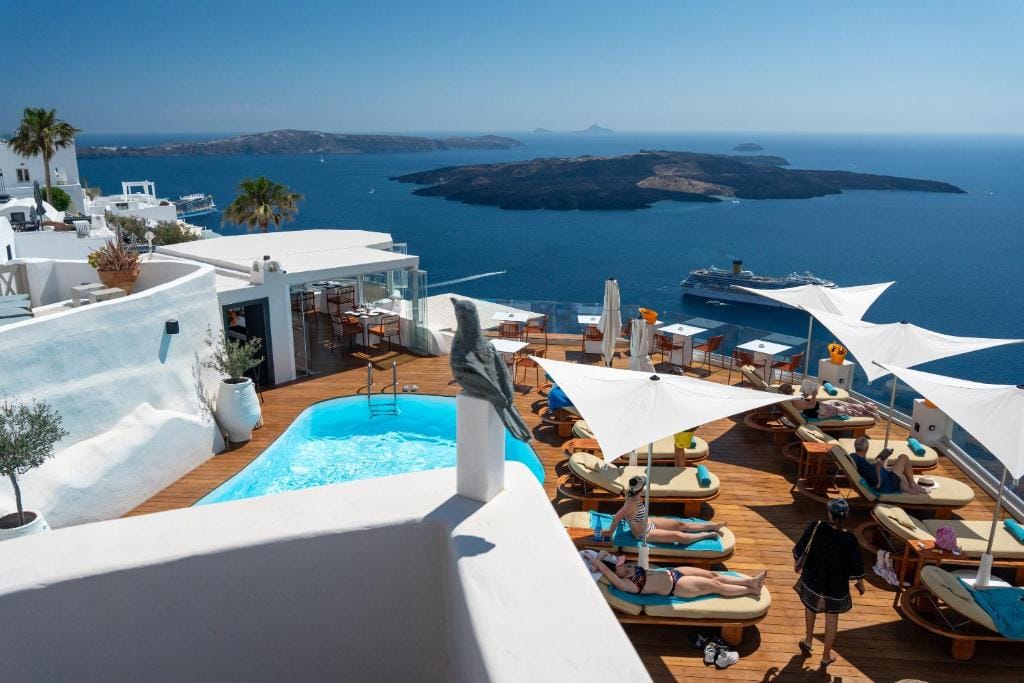 Sun Rocks Boutique Hotel - Caldera View Suites & Sunset Dining Experience — 3