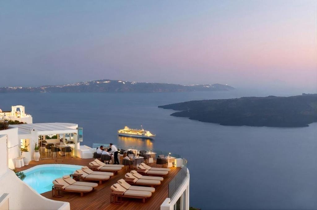 Sun Rocks Boutique Hotel - Caldera View Suites & Sunset Dining Experience — 5