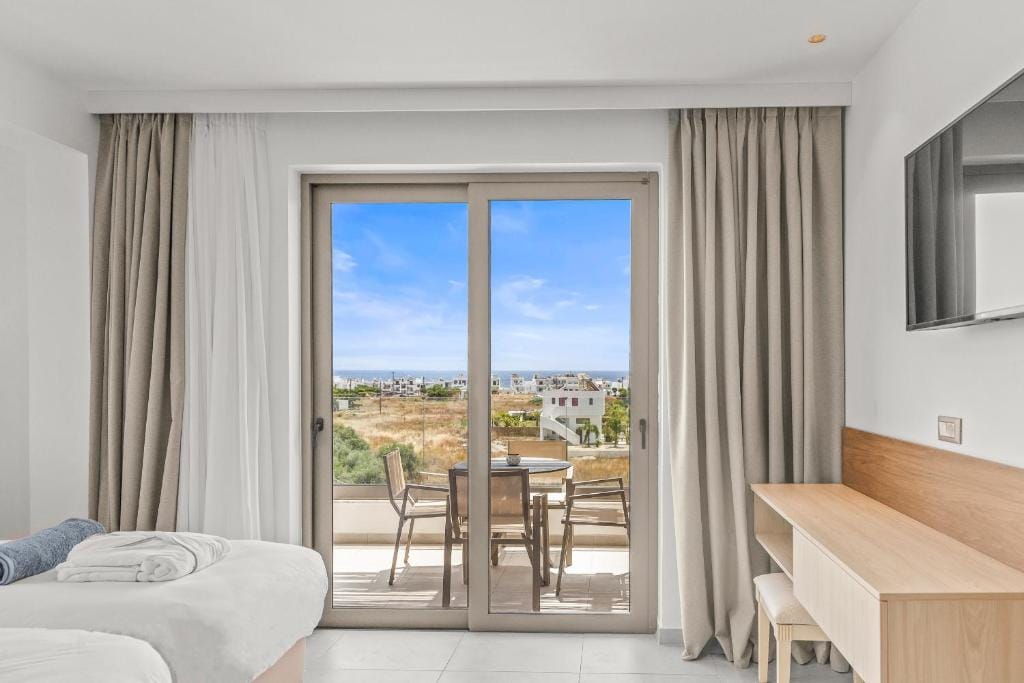 KOUROS STONE SUITES — 4