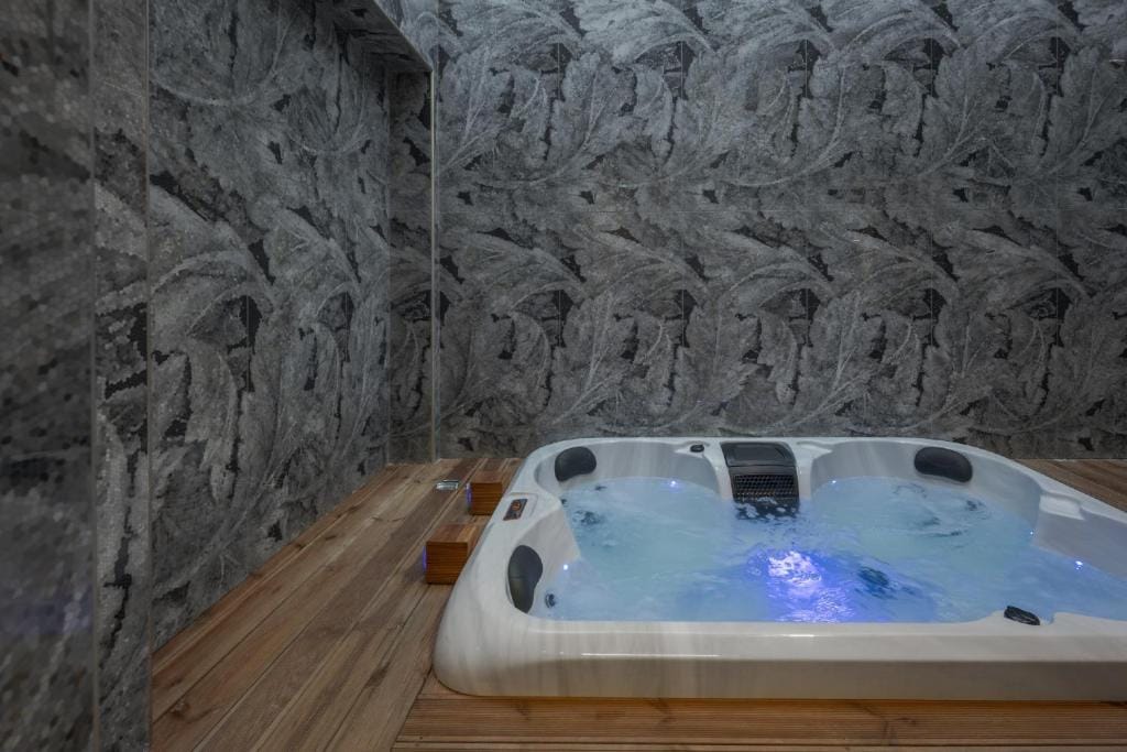 Royal Gold City Suites by Omilos Hotels — 5