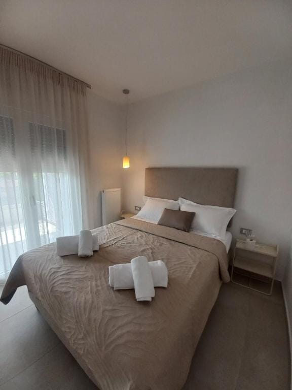 AAA Luxury Residences — 2