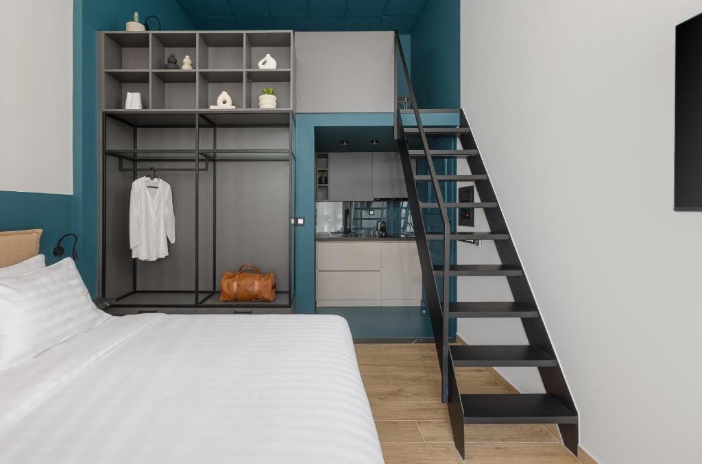 OPAL Lake Suites — 3