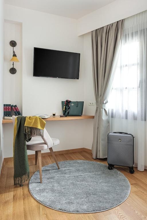 Petrou Suites — 5