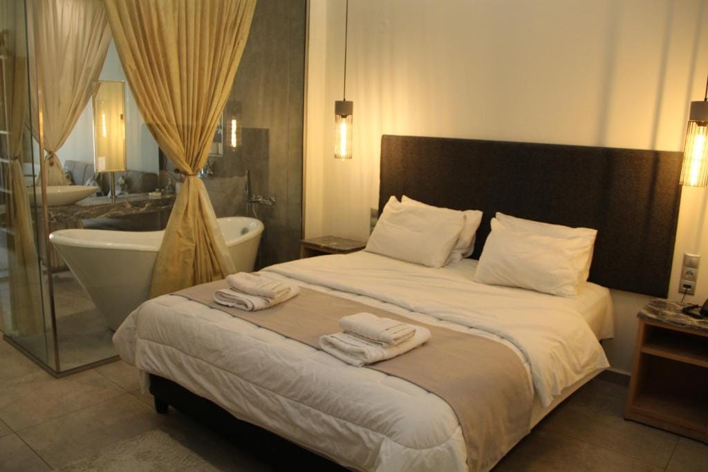 Alexiou Hotel — 2