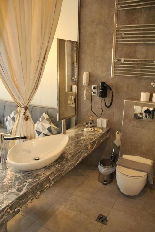 Alexiou Hotel — 5