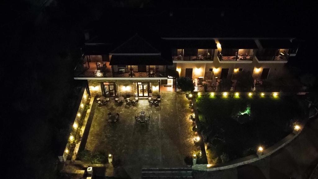 Dellas Boutique Hotel — 2