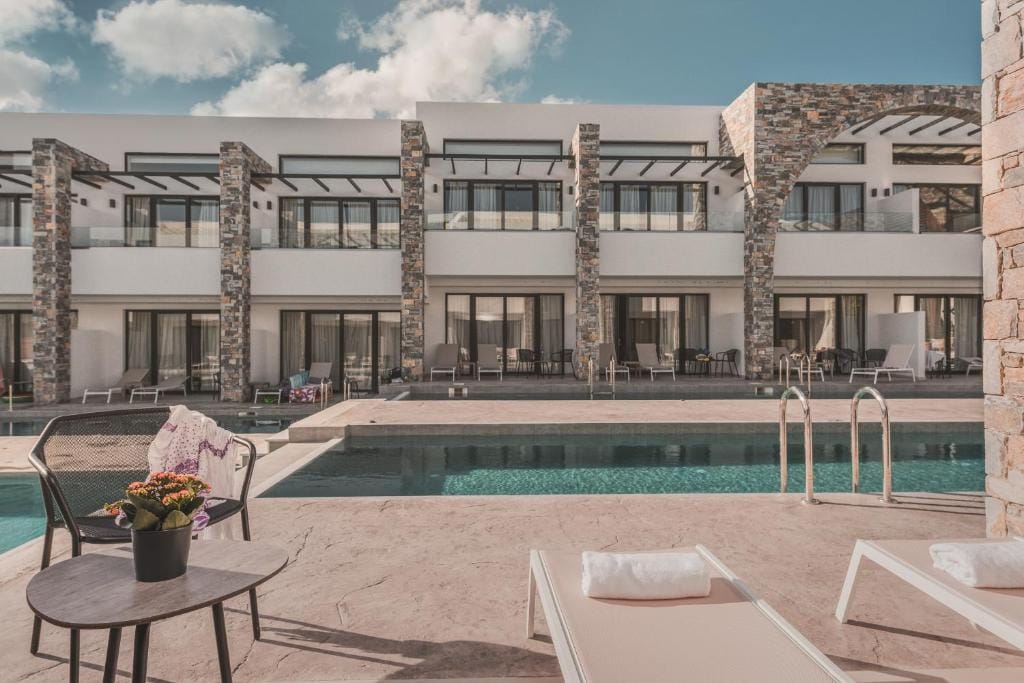 Cavo di Suites — 4