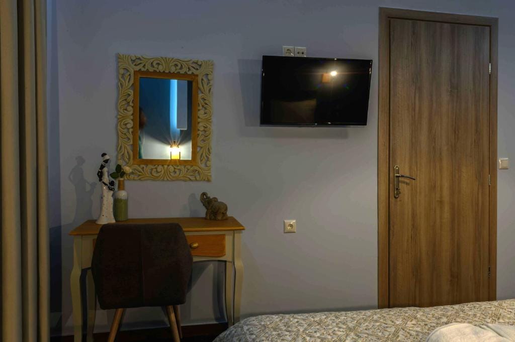 Central Rooms — 5