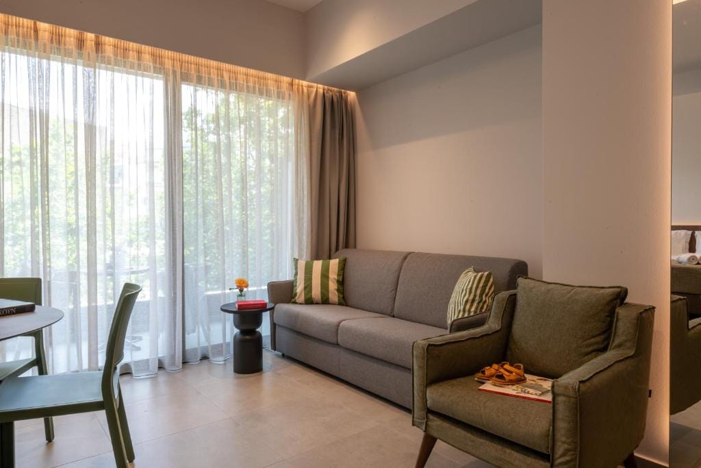 CENTRO Suites — 4