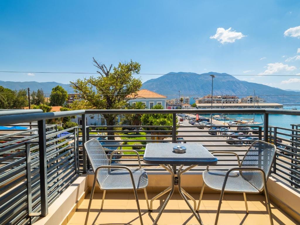 Elektra Stay Port & Sea View — 4