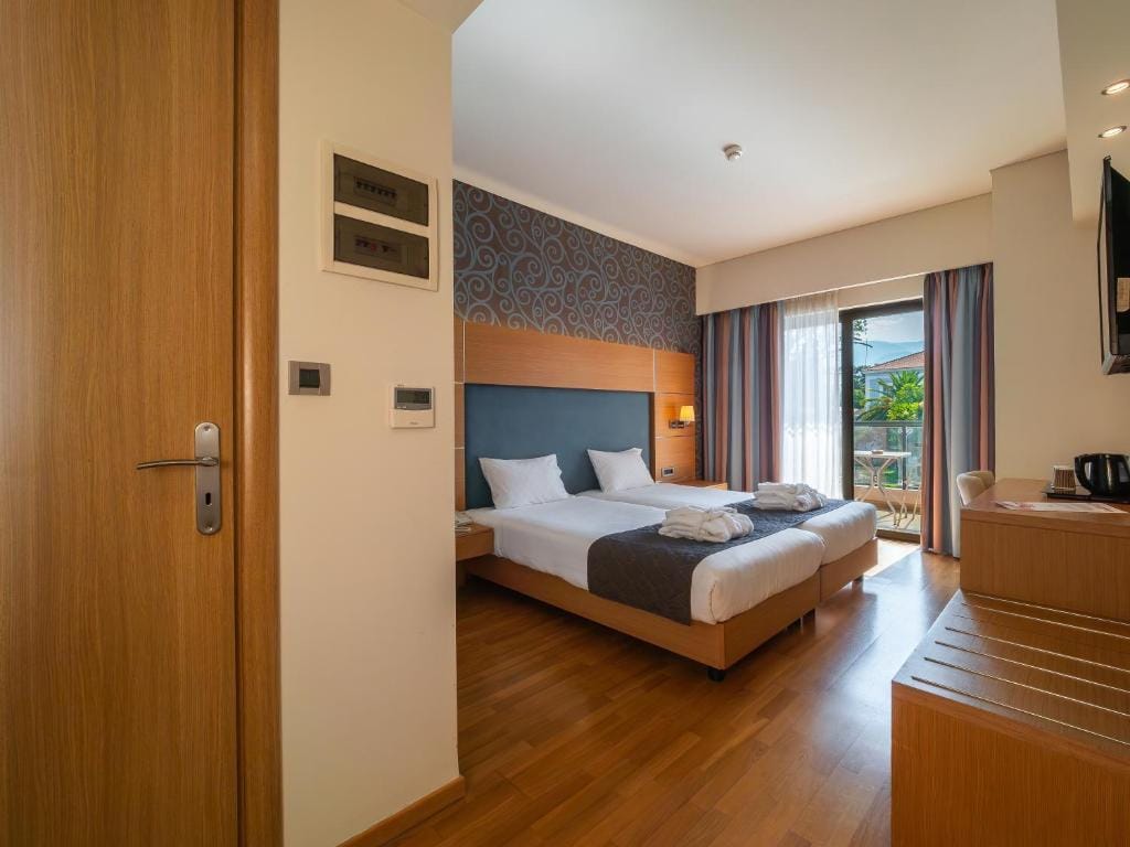 Elektra Stay Port & Sea View — 5