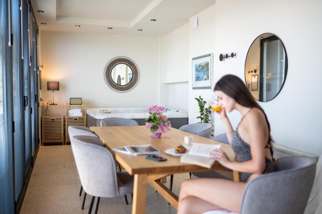 Evripidou 7 - Kalamata Mediterranean Suites — 5